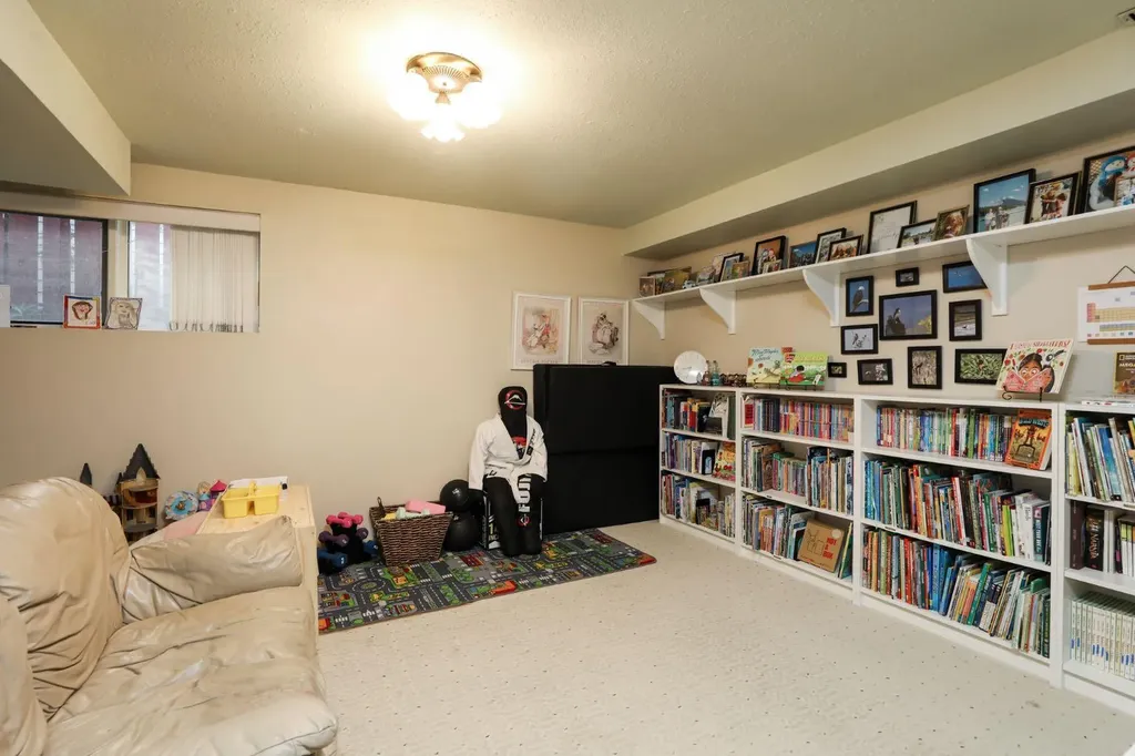 272 E 2 Avenue S Magrath AB T0K 1J0