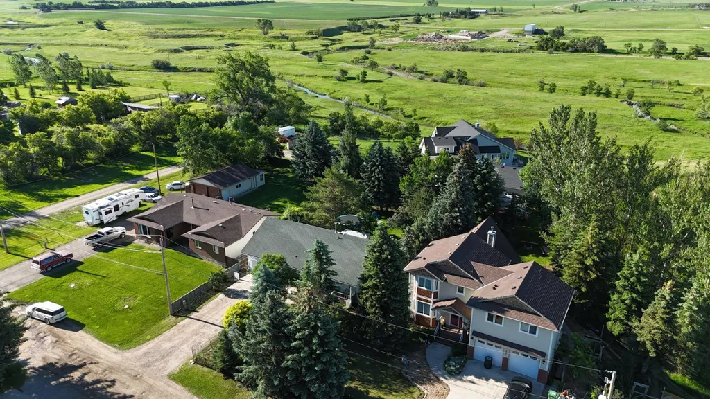 272 E 2 Avenue S Magrath AB T0K 1J0