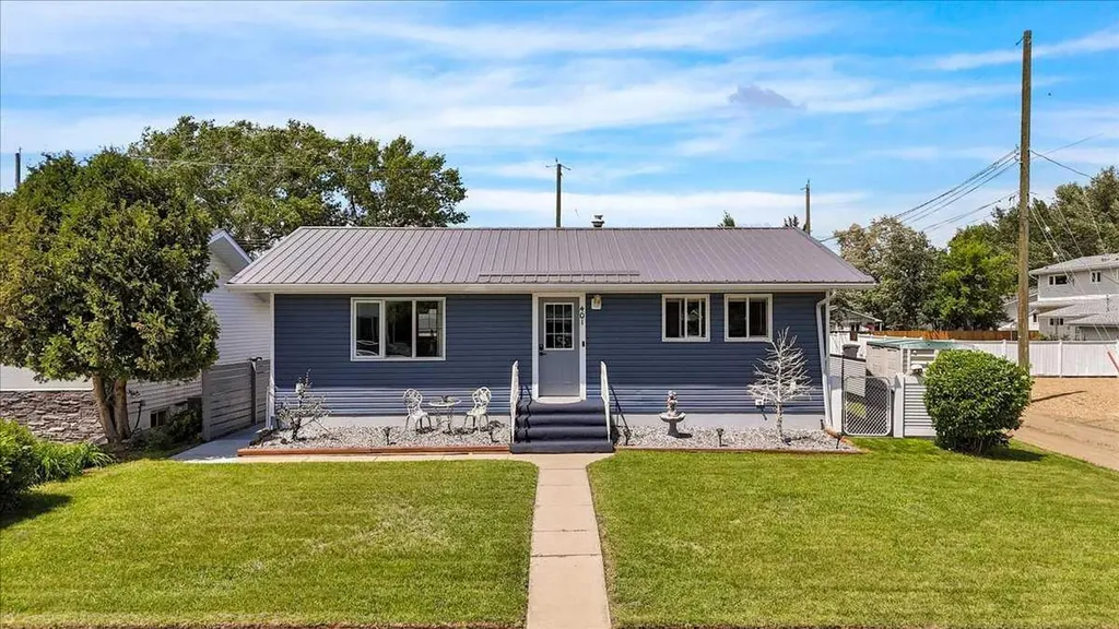 401 15 Street E Drumheller AB T0J 0Y5
