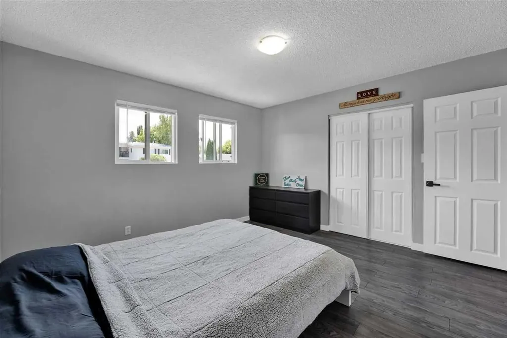 401 15 Street E Drumheller AB T0J 0Y5