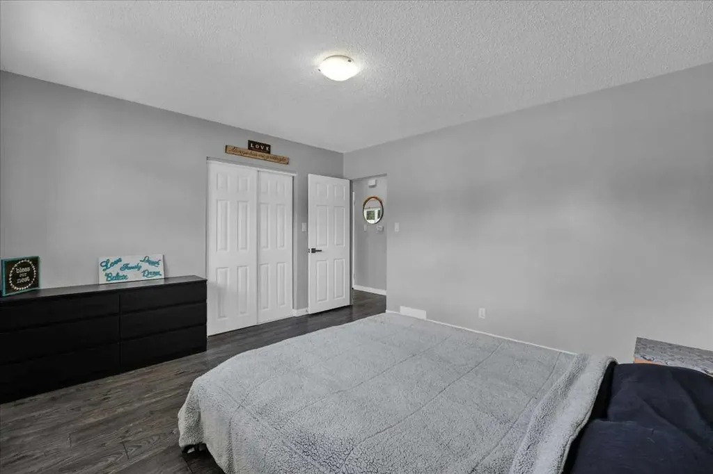 401 15 Street E Drumheller AB T0J 0Y5