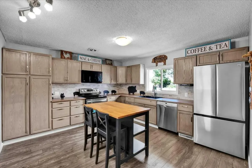 401 15 Street E Drumheller AB T0J 0Y5