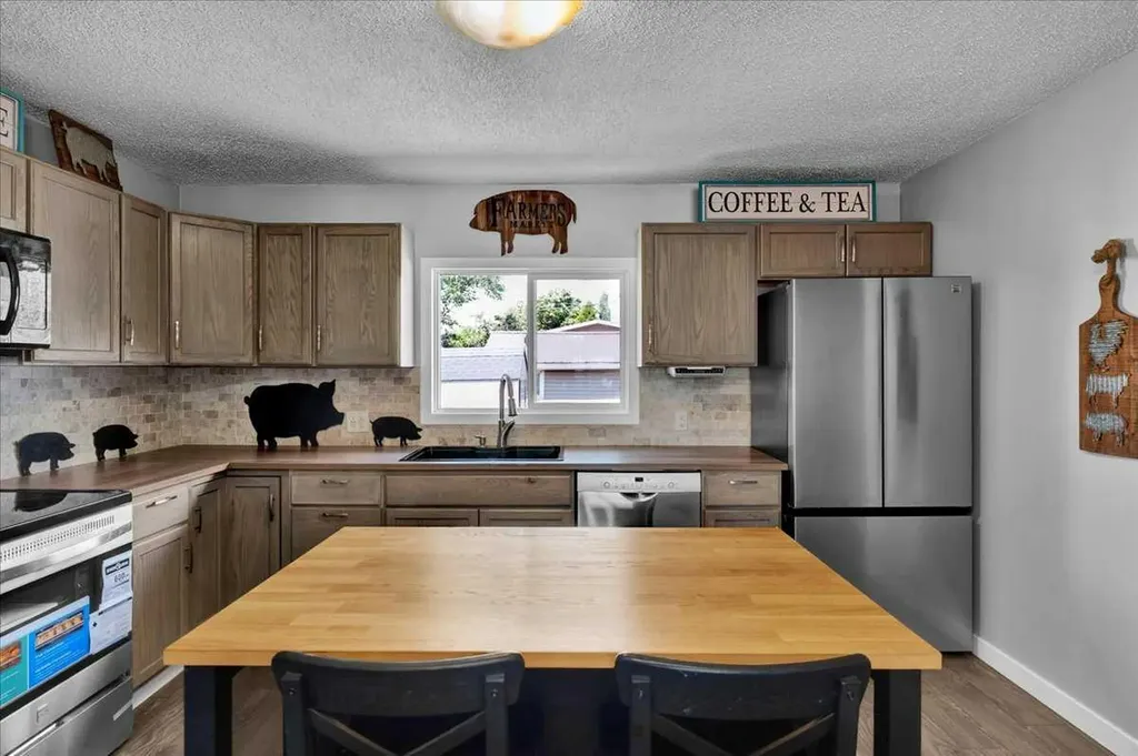 401 15 Street E Drumheller AB T0J 0Y5