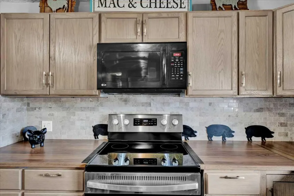 401 15 Street E Drumheller AB T0J 0Y5