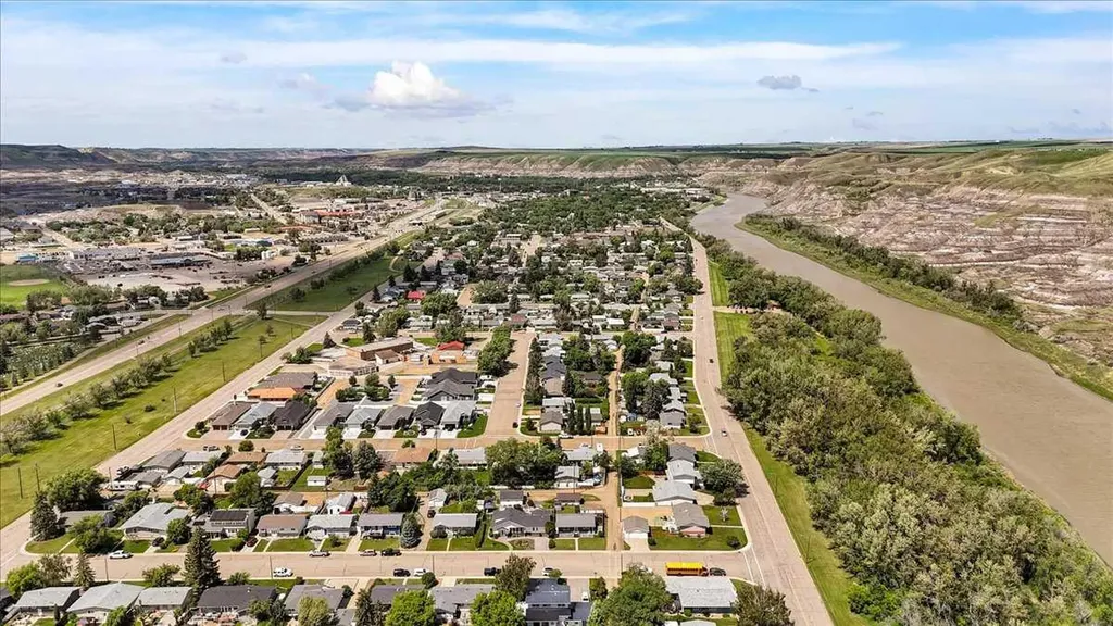 401 15 Street E Drumheller AB T0J 0Y5