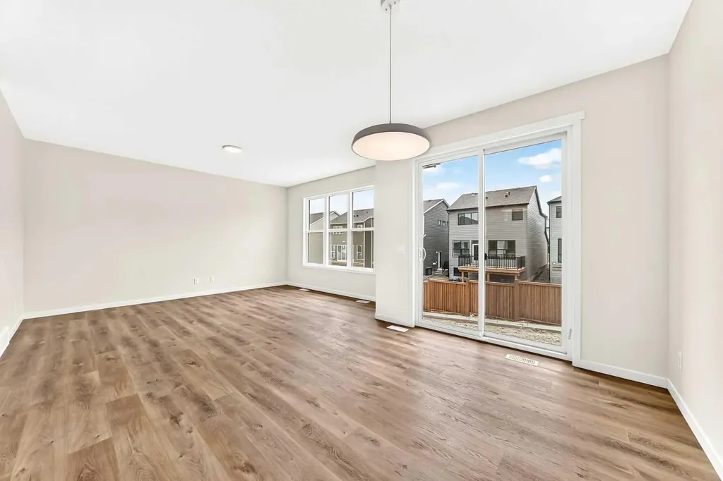 1065 Sawgrass Link NW Airdrie AB T4B5V2