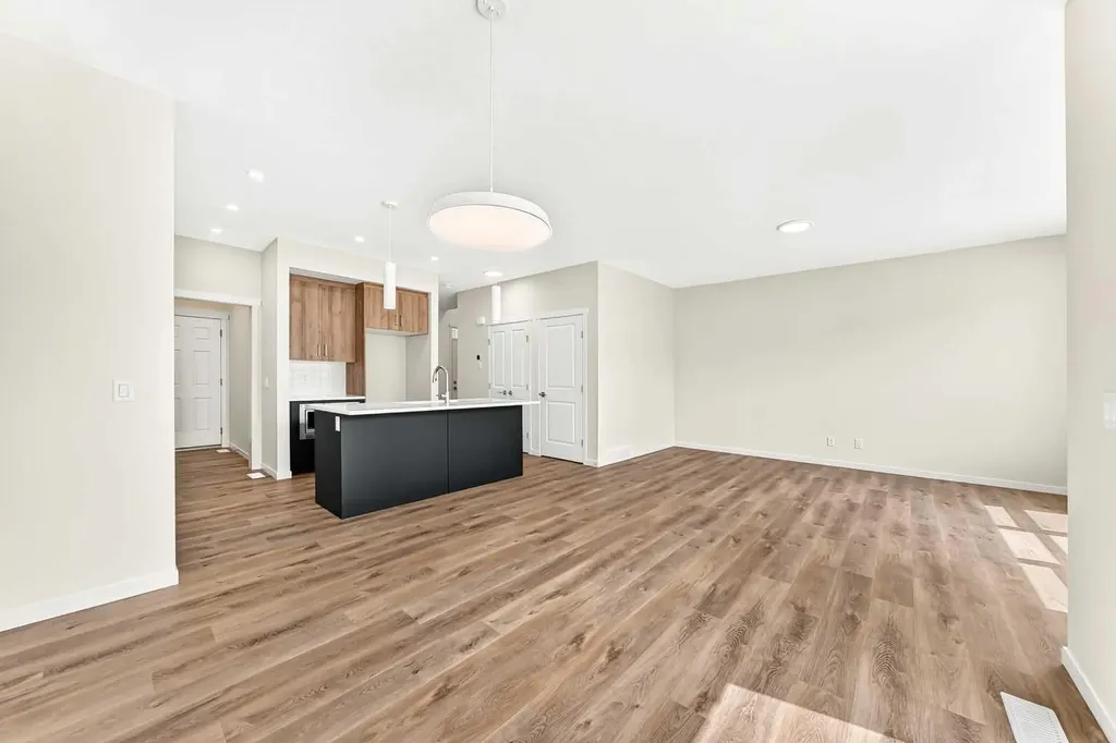 1065 Sawgrass Link NW Airdrie AB T4B5V2