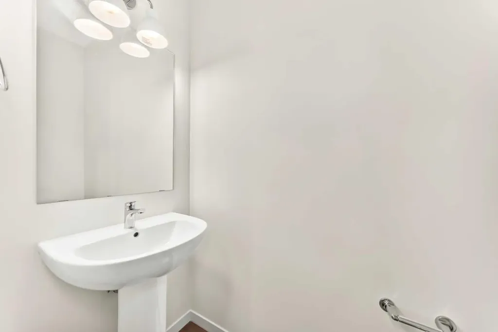 1065 Sawgrass Link NW Airdrie AB T4B5V2