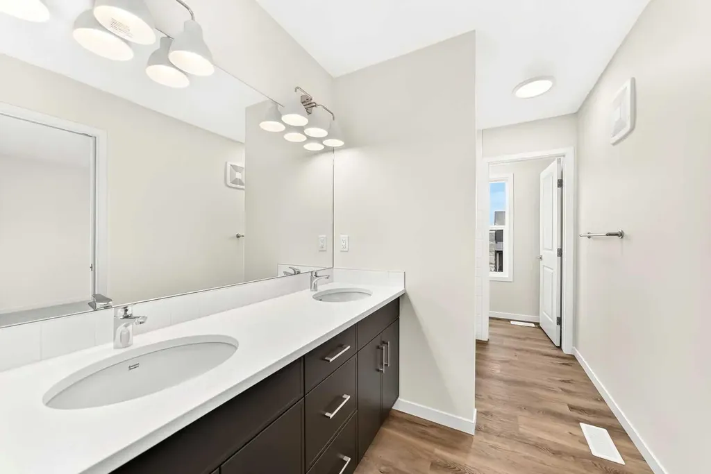 1065 Sawgrass Link NW Airdrie AB T4B5V2