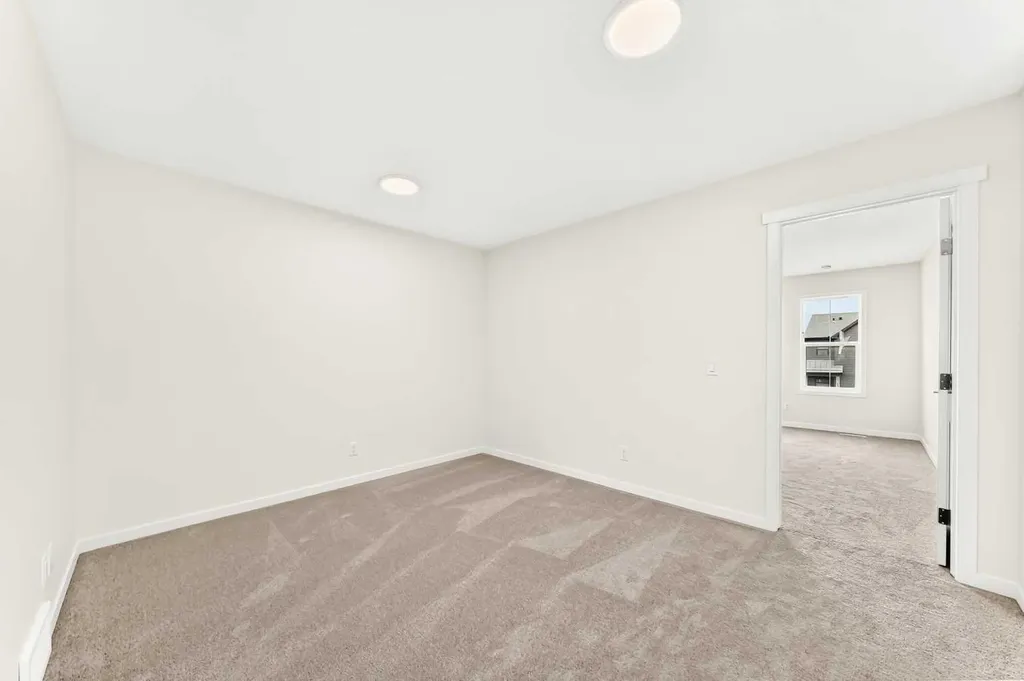 1065 Sawgrass Link NW Airdrie AB T4B5V2