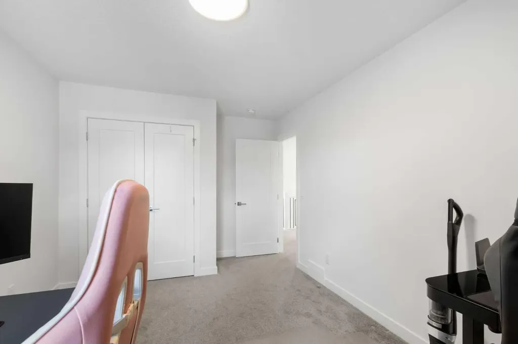 293 Carringsby Way NW Calgary AB T3P 1T6