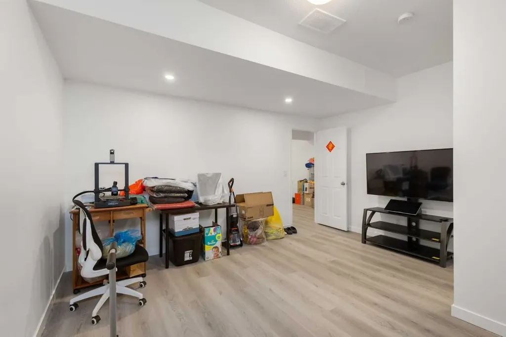 293 Carringsby Way NW Calgary AB T3P 1T6