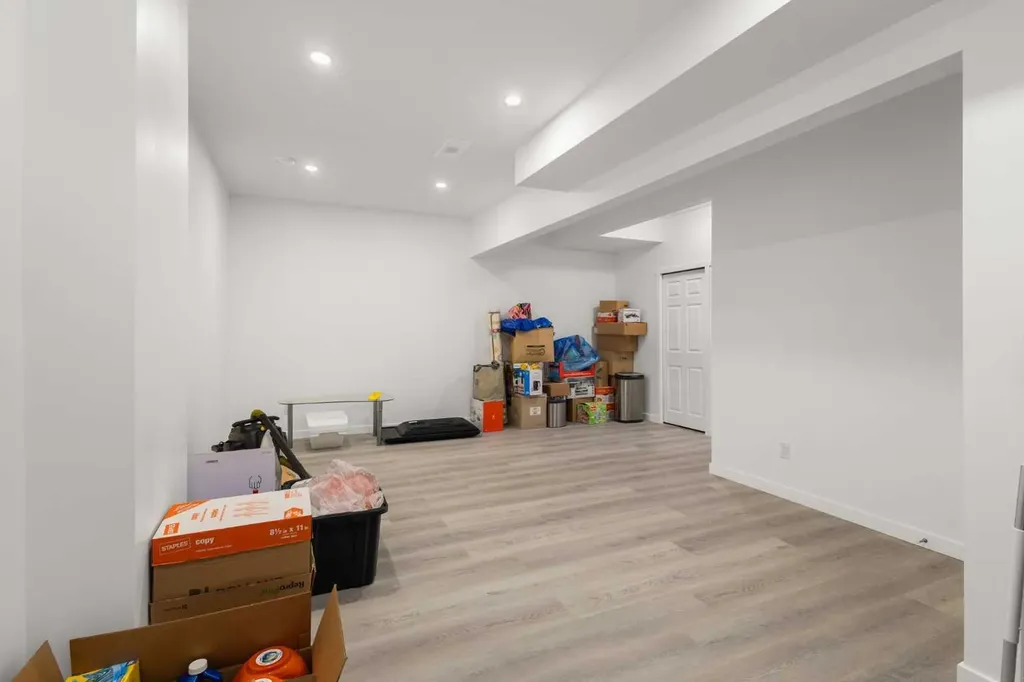 293 Carringsby Way NW Calgary AB T3P 1T6