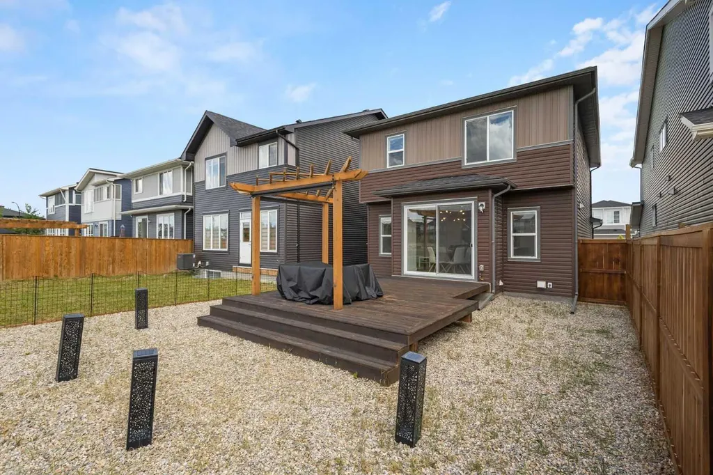293 Carringsby Way NW Calgary AB T3P 1T6