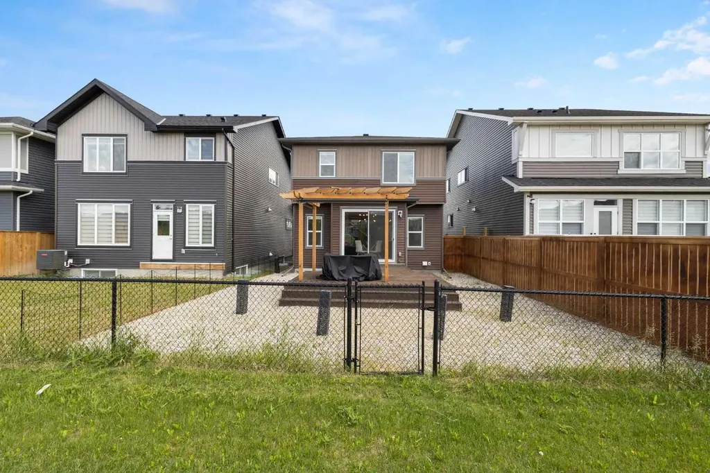293 Carringsby Way NW Calgary AB T3P 1T6