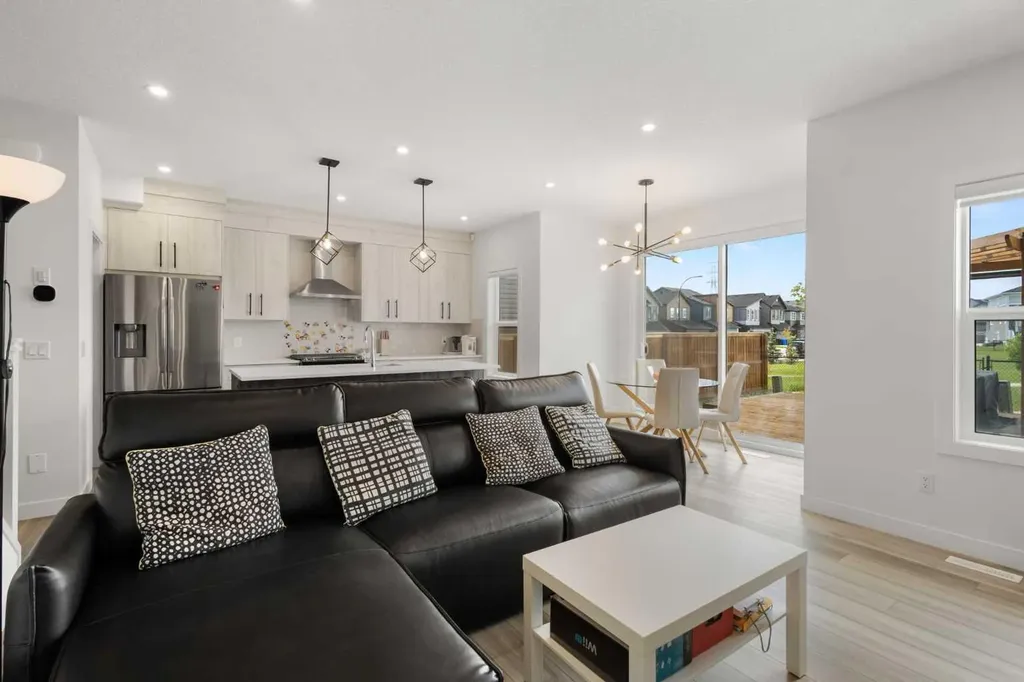 293 Carringsby Way NW Calgary AB T3P 1T6