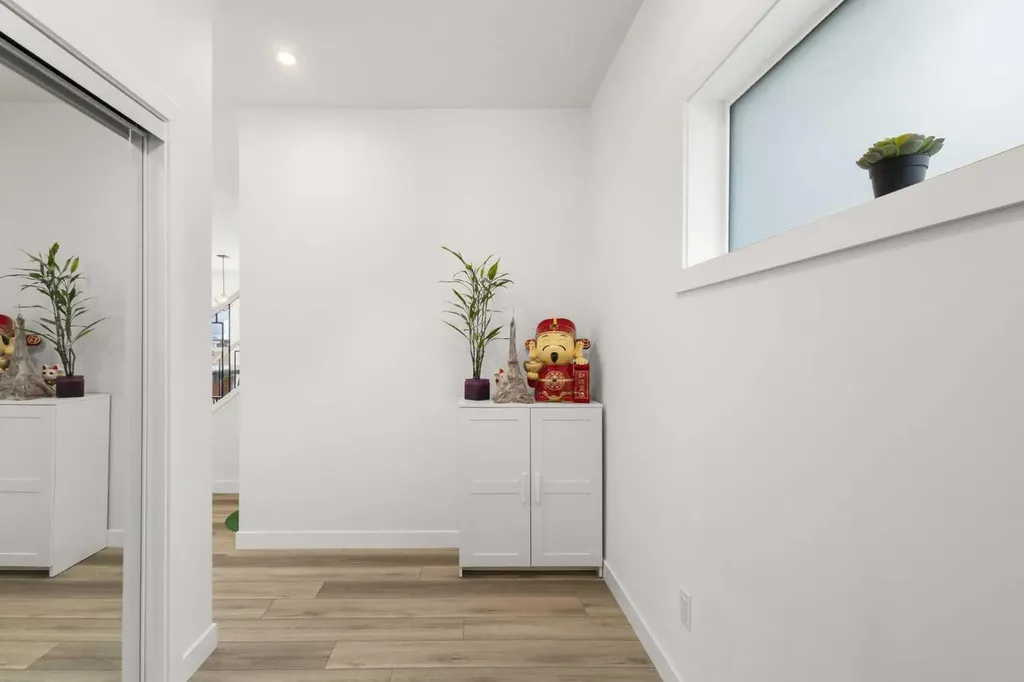 293 Carringsby Way NW Calgary AB T3P 1T6