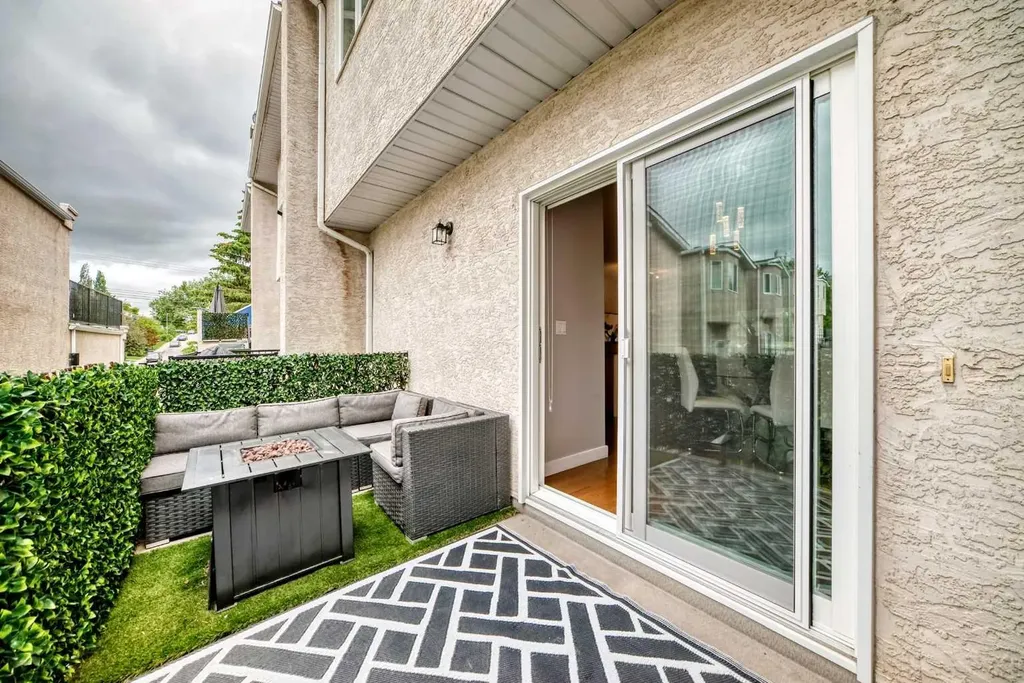 2405 17 Street SW Calgary AB T2T 4M9