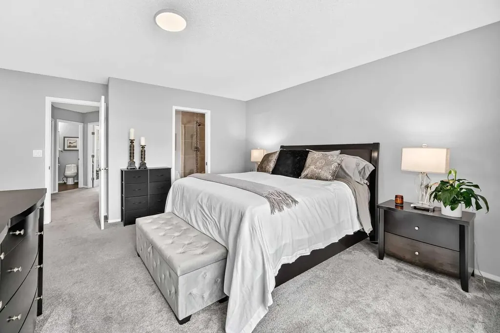 2405 17 Street SW Calgary AB T2T 4M9