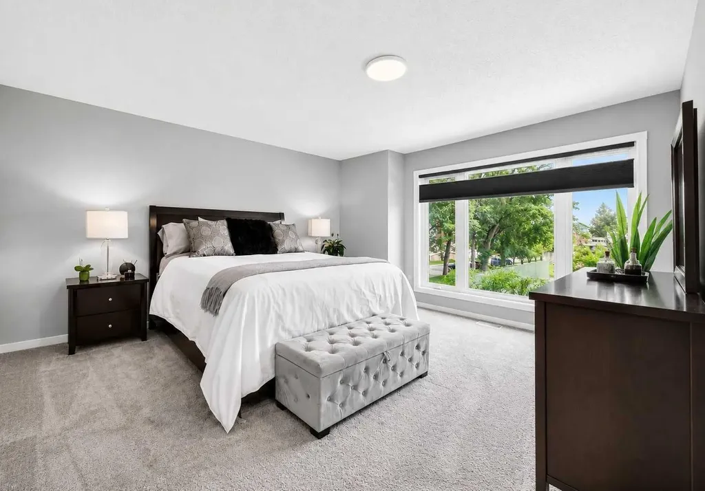 2405 17 Street SW Calgary AB T2T 4M9