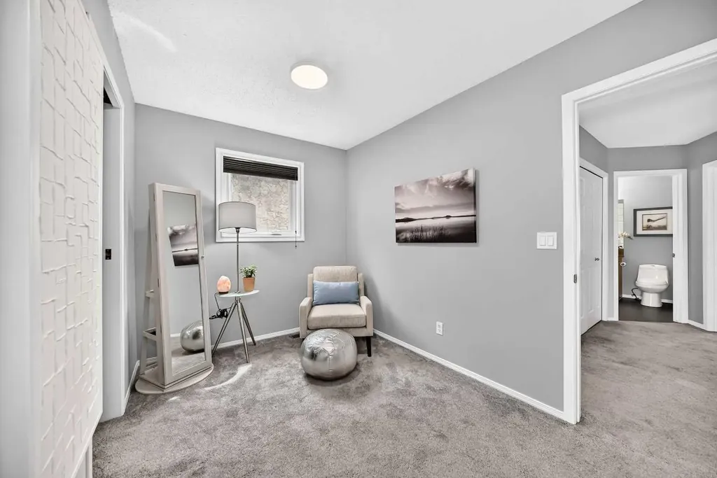 2405 17 Street SW Calgary AB T2T 4M9