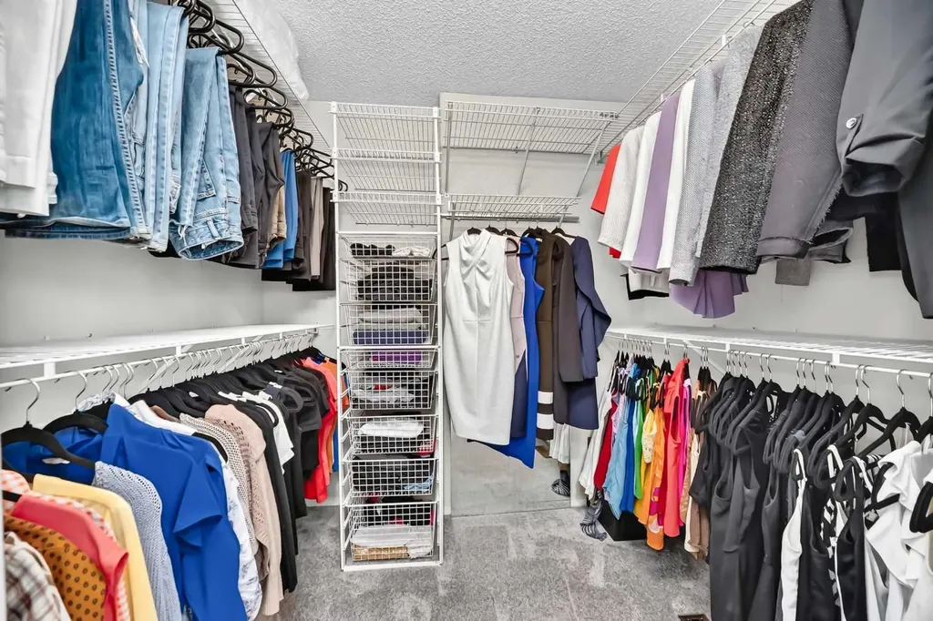 2405 17 Street SW Calgary AB T2T 4M9