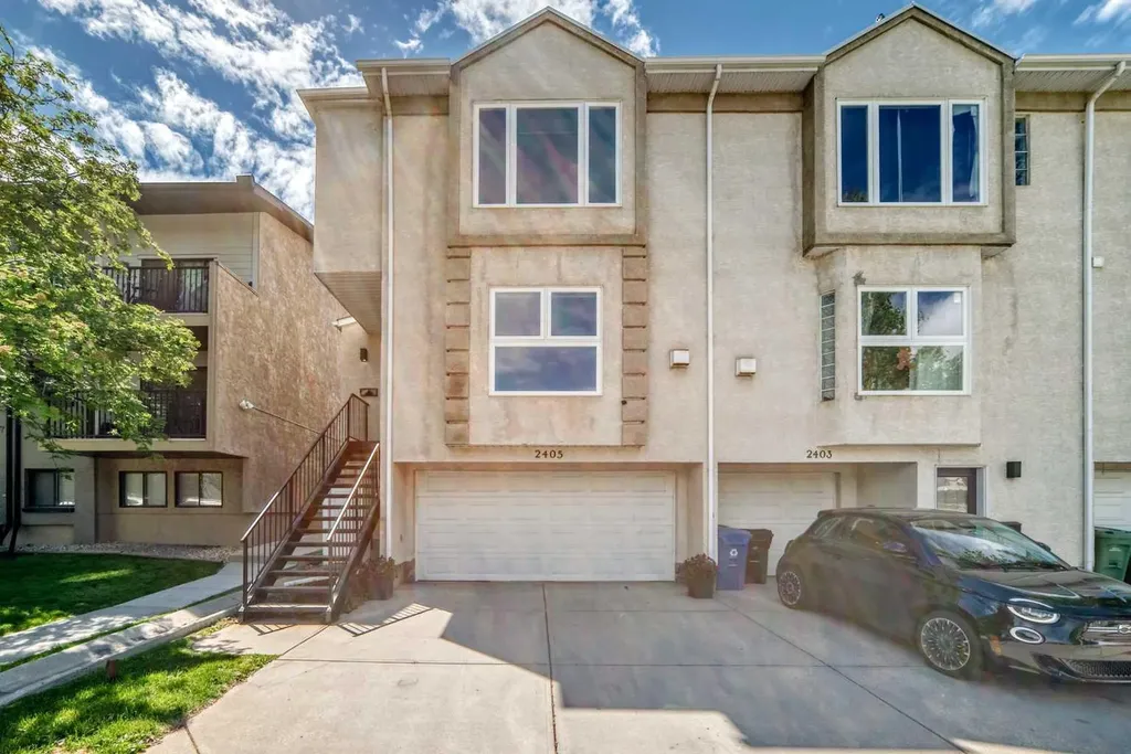 2405 17 Street SW Calgary AB T2T 4M9