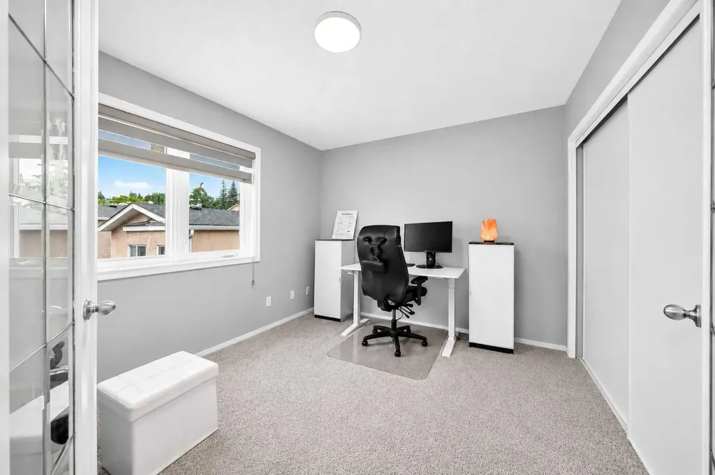 2405 17 Street SW Calgary AB T2T 4M9
