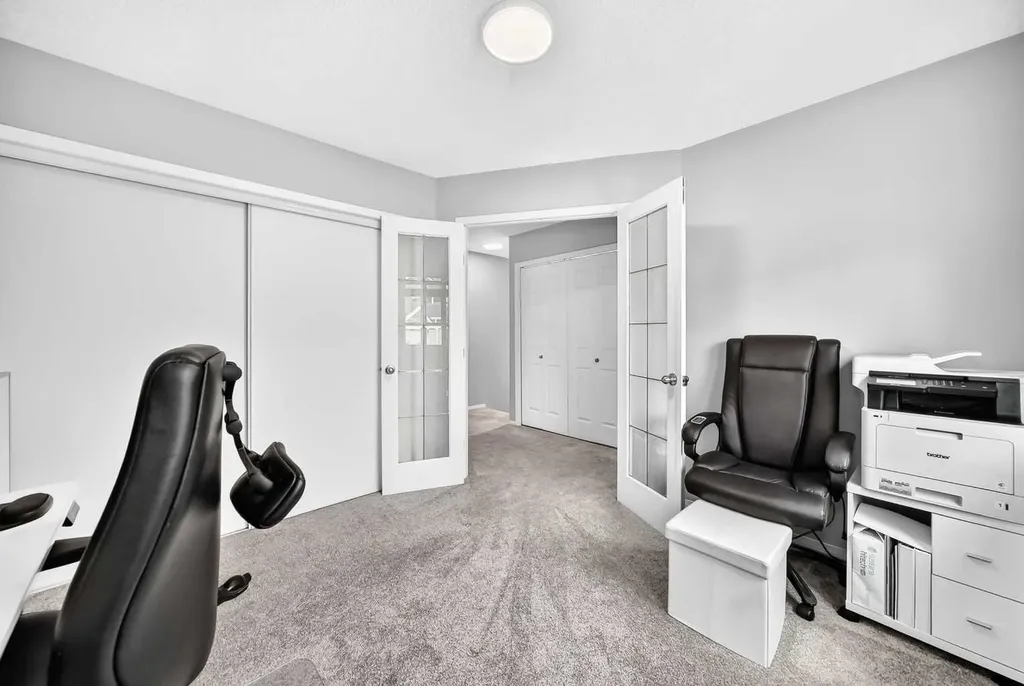 2405 17 Street SW Calgary AB T2T 4M9
