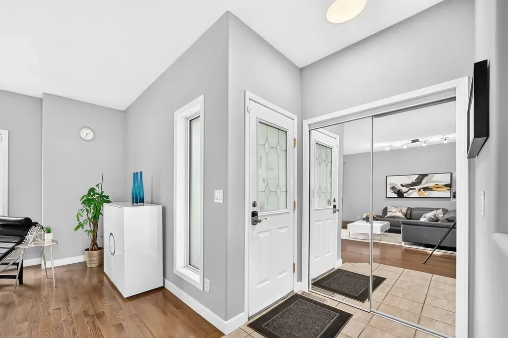2405 17 Street SW Calgary AB T2T 4M9