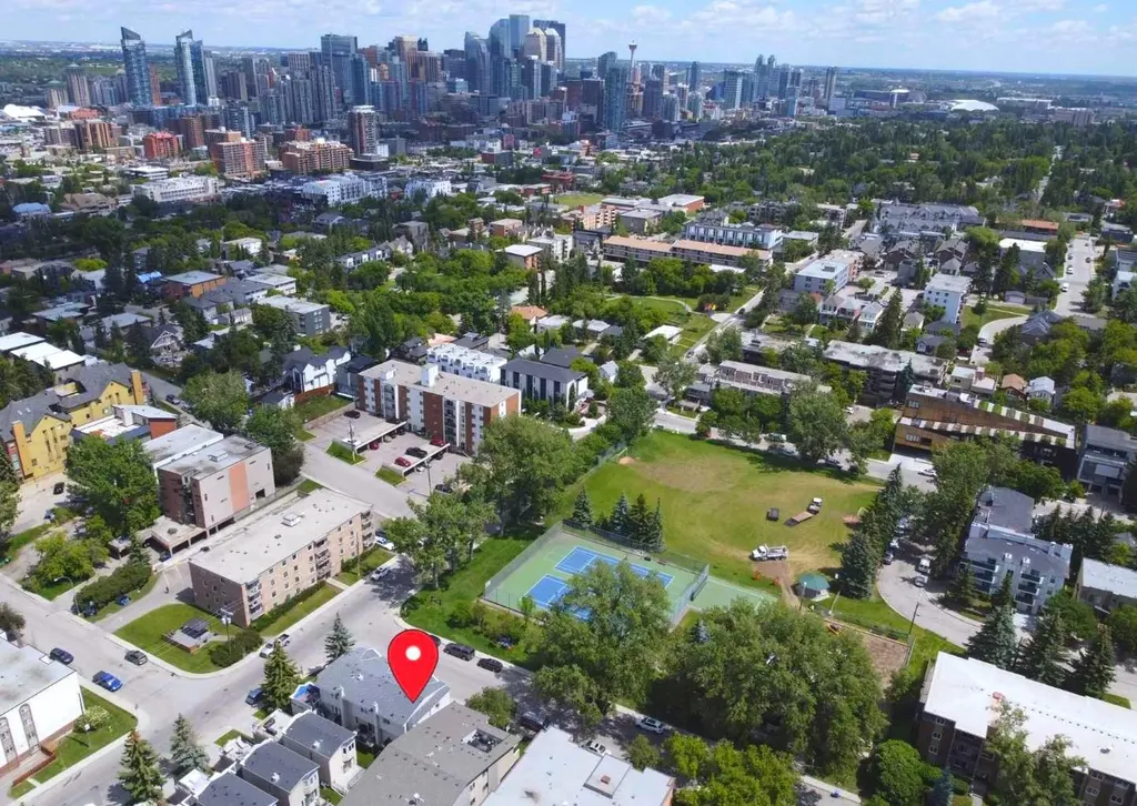 2405 17 Street SW Calgary AB T2T 4M9