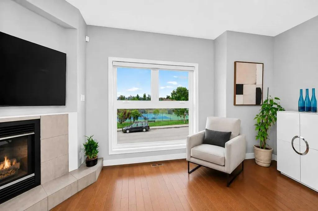 2405 17 Street SW Calgary AB T2T 4M9