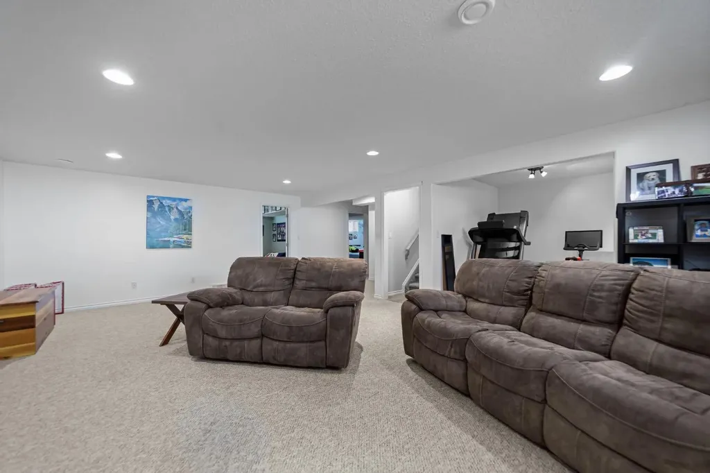 313 Hanson Street Bawlf AB T0B0J0