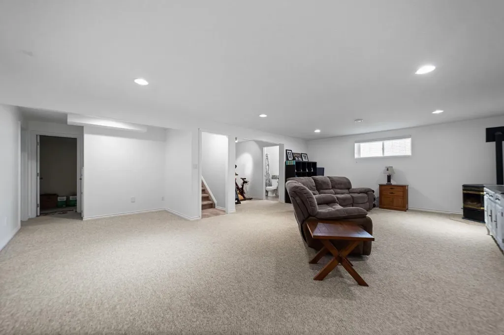 313 Hanson Street Bawlf AB T0B0J0
