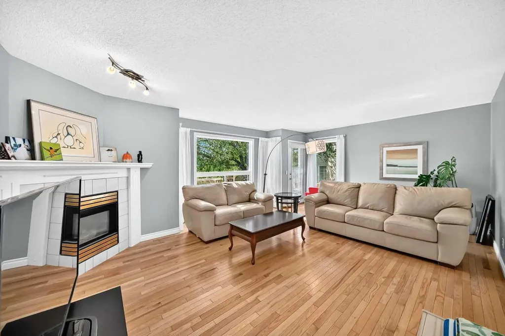 238 Scenic Acres Terrace NW Calgary AB T3L 1Y4