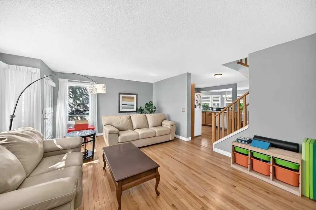 238 Scenic Acres Terrace NW Calgary AB T3L 1Y4