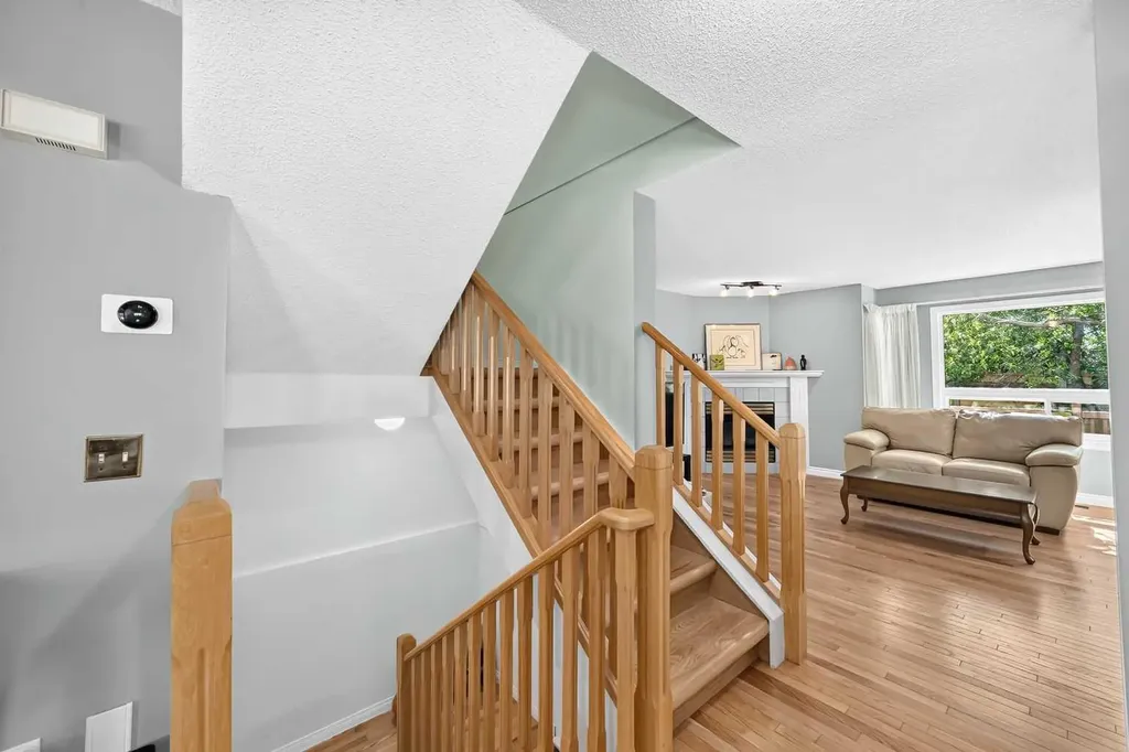 238 Scenic Acres Terrace NW Calgary AB T3L 1Y4