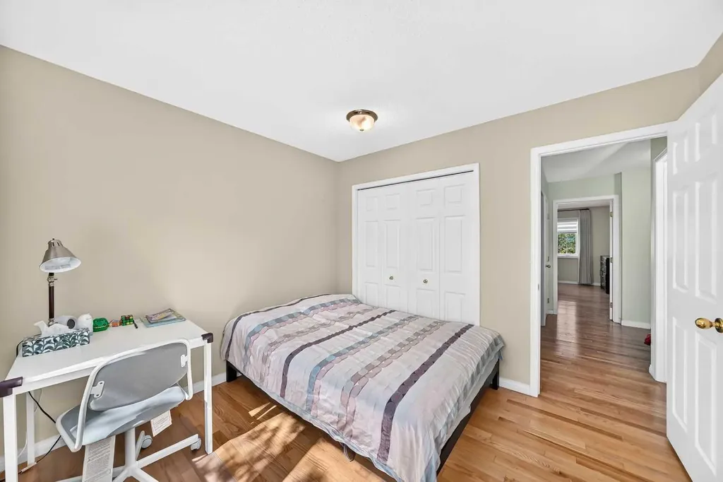 238 Scenic Acres Terrace NW Calgary AB T3L 1Y4