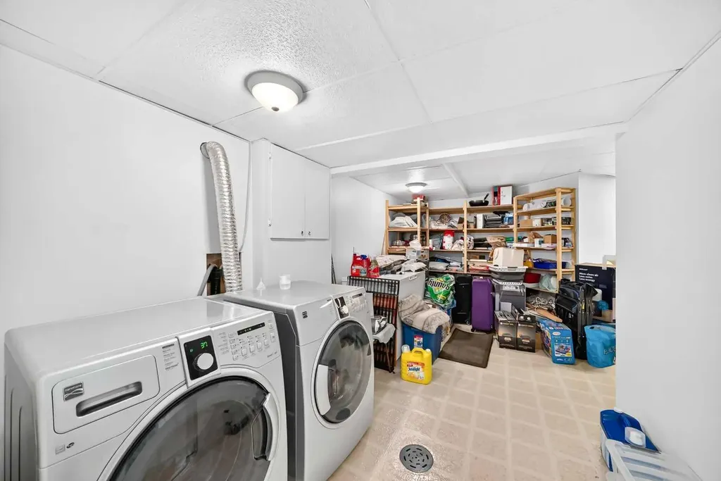 238 Scenic Acres Terrace NW Calgary AB T3L 1Y4