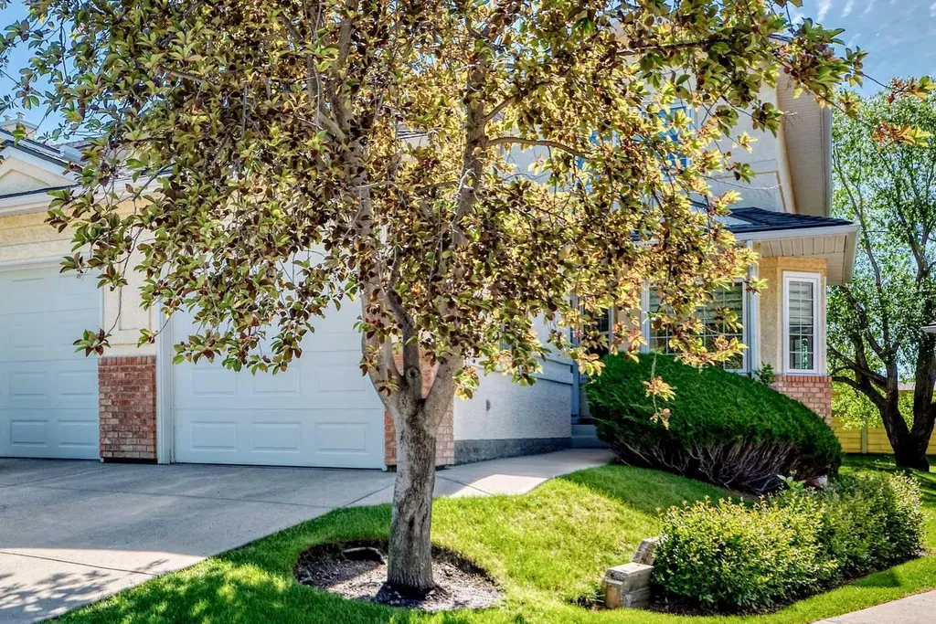 238 Scenic Acres Terrace NW Calgary AB T3L 1Y4