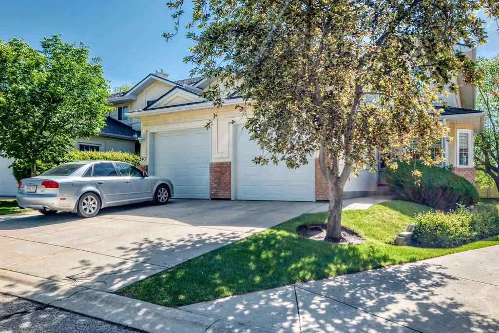238 Scenic Acres Terrace NW Calgary AB T3L 1Y4