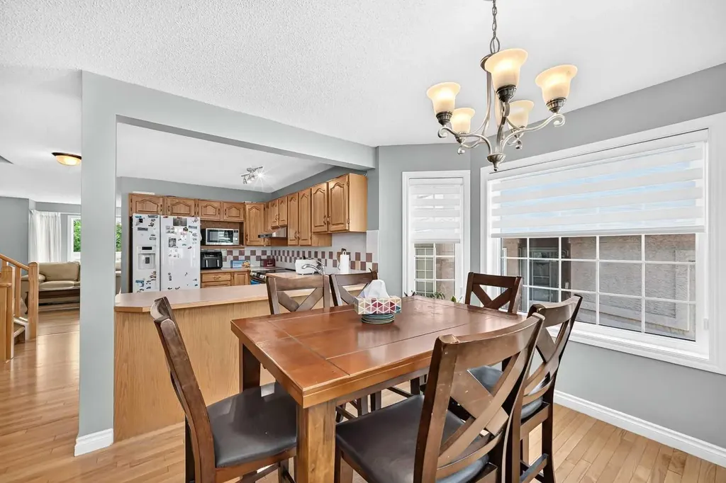 238 Scenic Acres Terrace NW Calgary AB T3L 1Y4