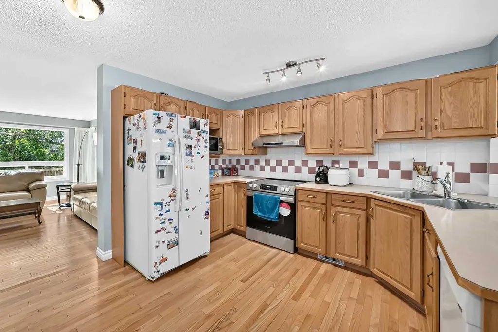 238 Scenic Acres Terrace NW Calgary AB T3L 1Y4