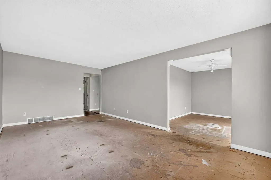 42 Huntford Close NE Calgary AB T2k 3Y6