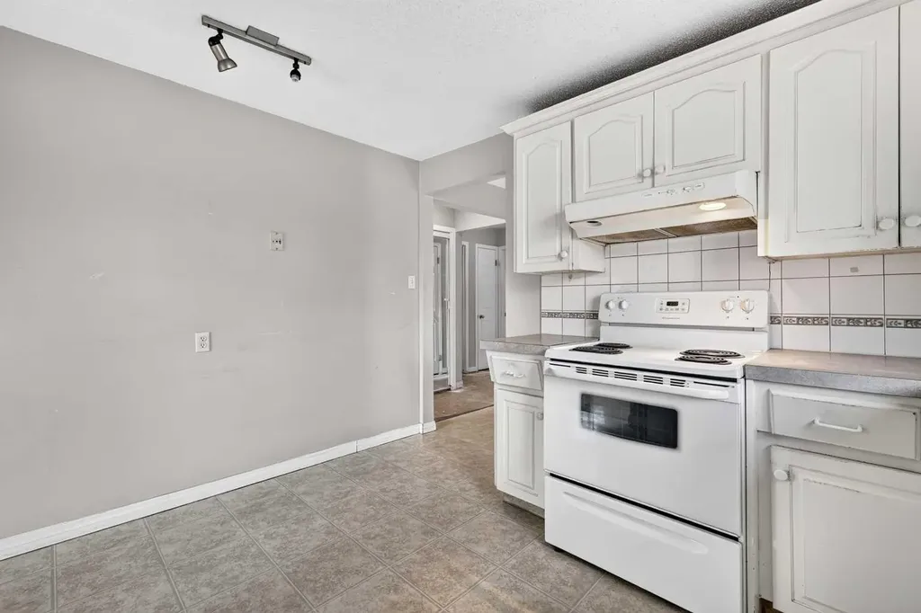 42 Huntford Close NE Calgary AB T2k 3Y6