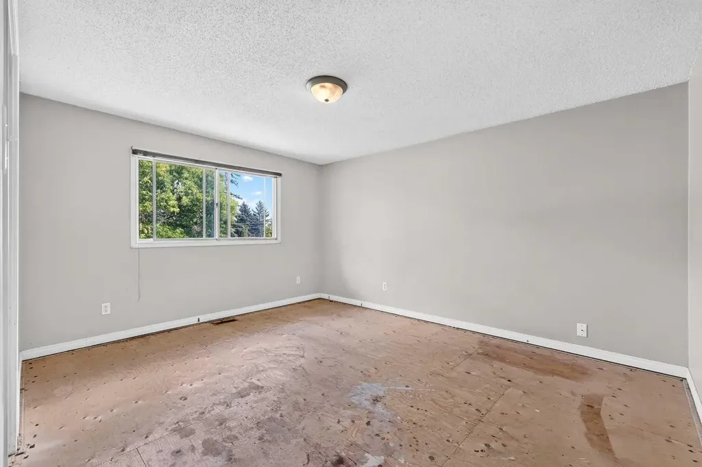 42 Huntford Close NE Calgary AB T2k 3Y6