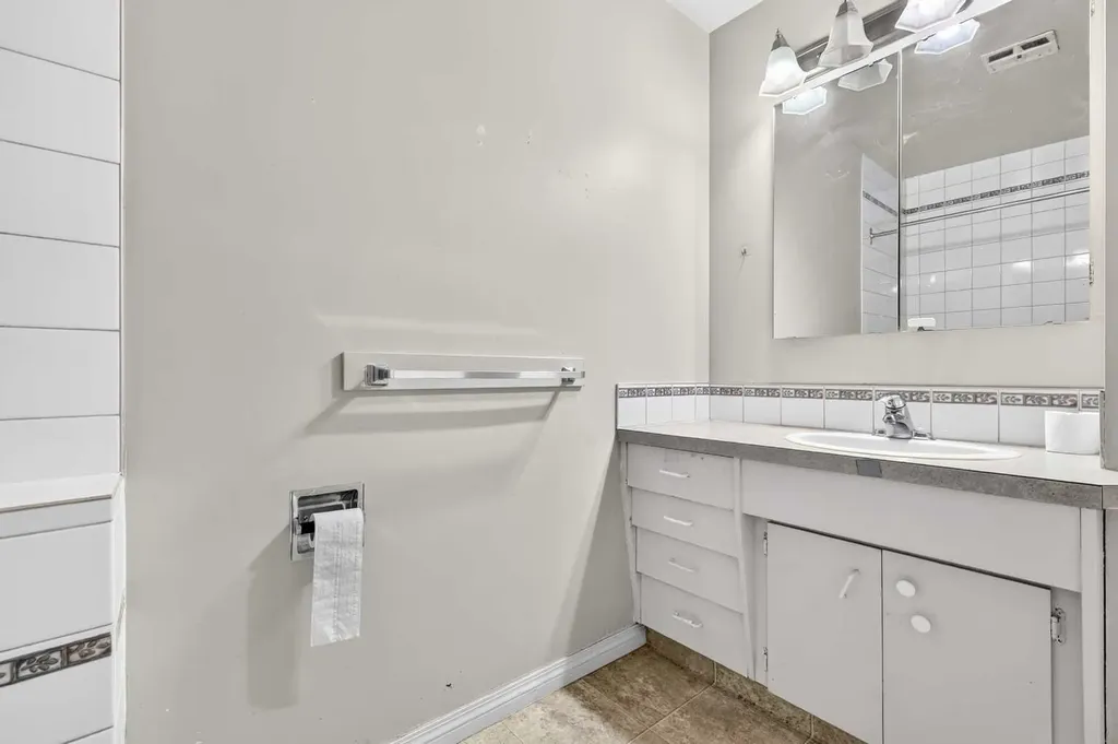 42 Huntford Close NE Calgary AB T2k 3Y6