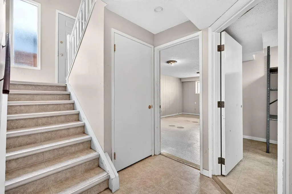 42 Huntford Close NE Calgary AB T2k 3Y6