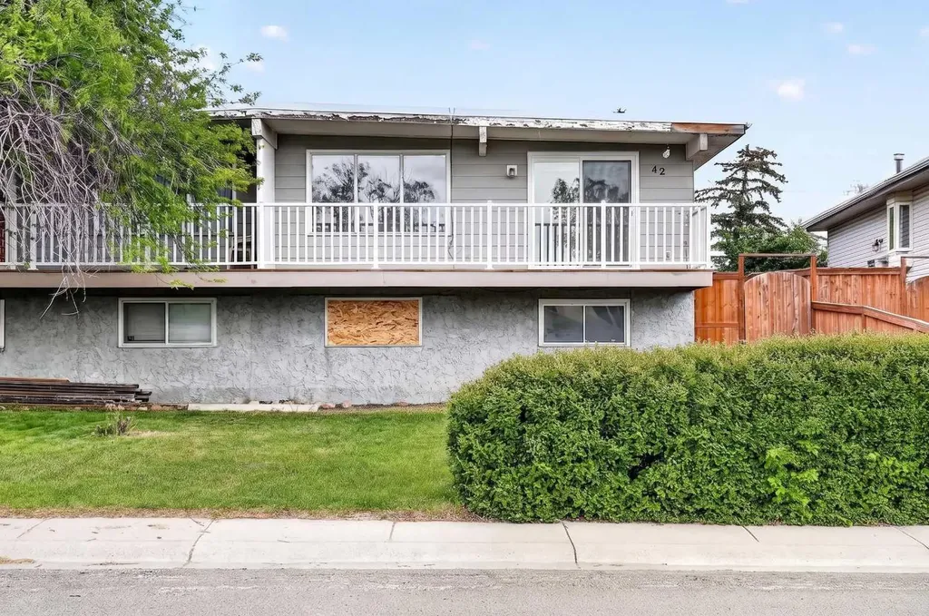 42 Huntford Close NE Calgary AB T2k 3Y6