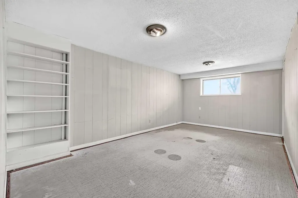 42 Huntford Close NE Calgary AB T2k 3Y6